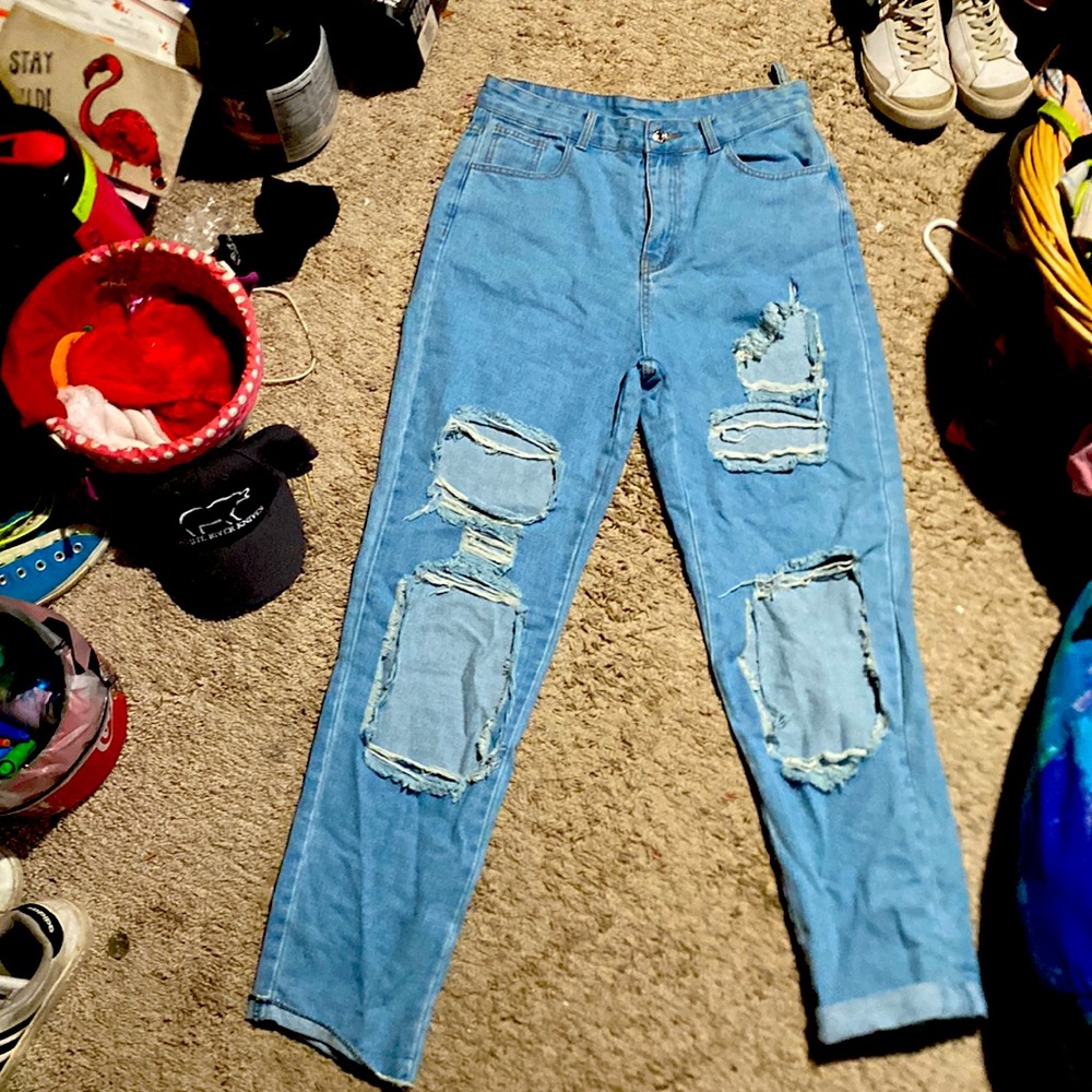 The zipper is broken, but they brand new (never worn)